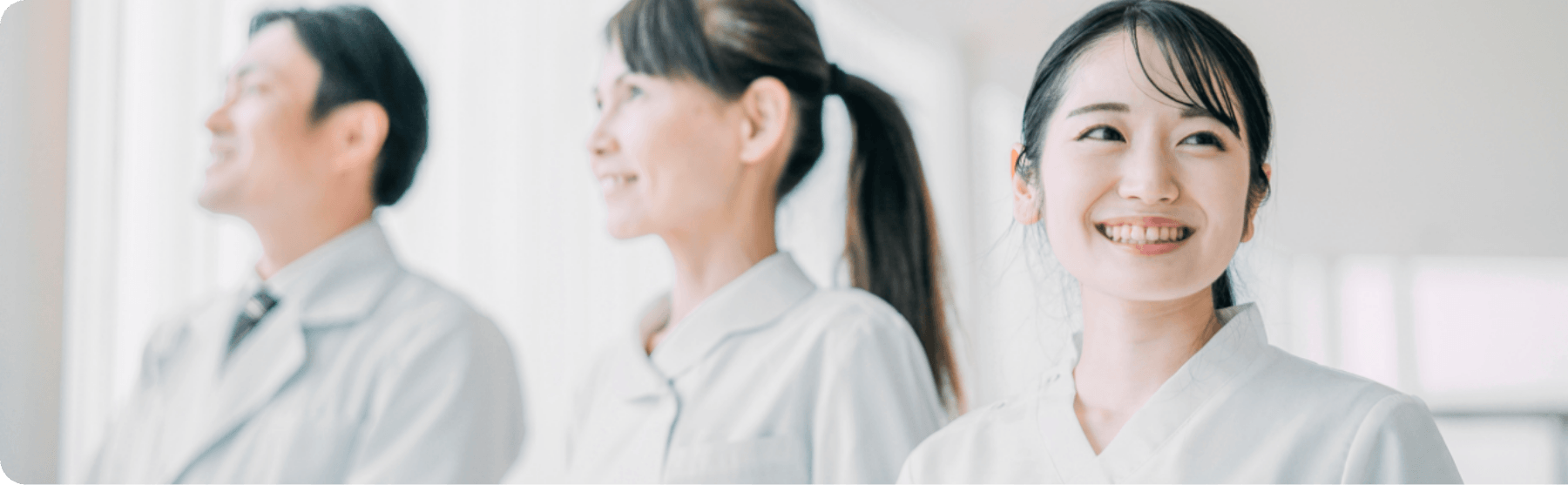 医師と看護師の写真
